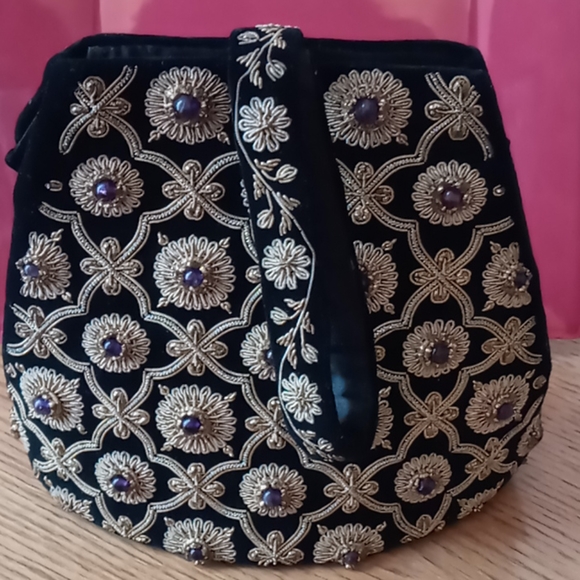 Vintage handmade embroidered evening bag - Picture 3 of 3
